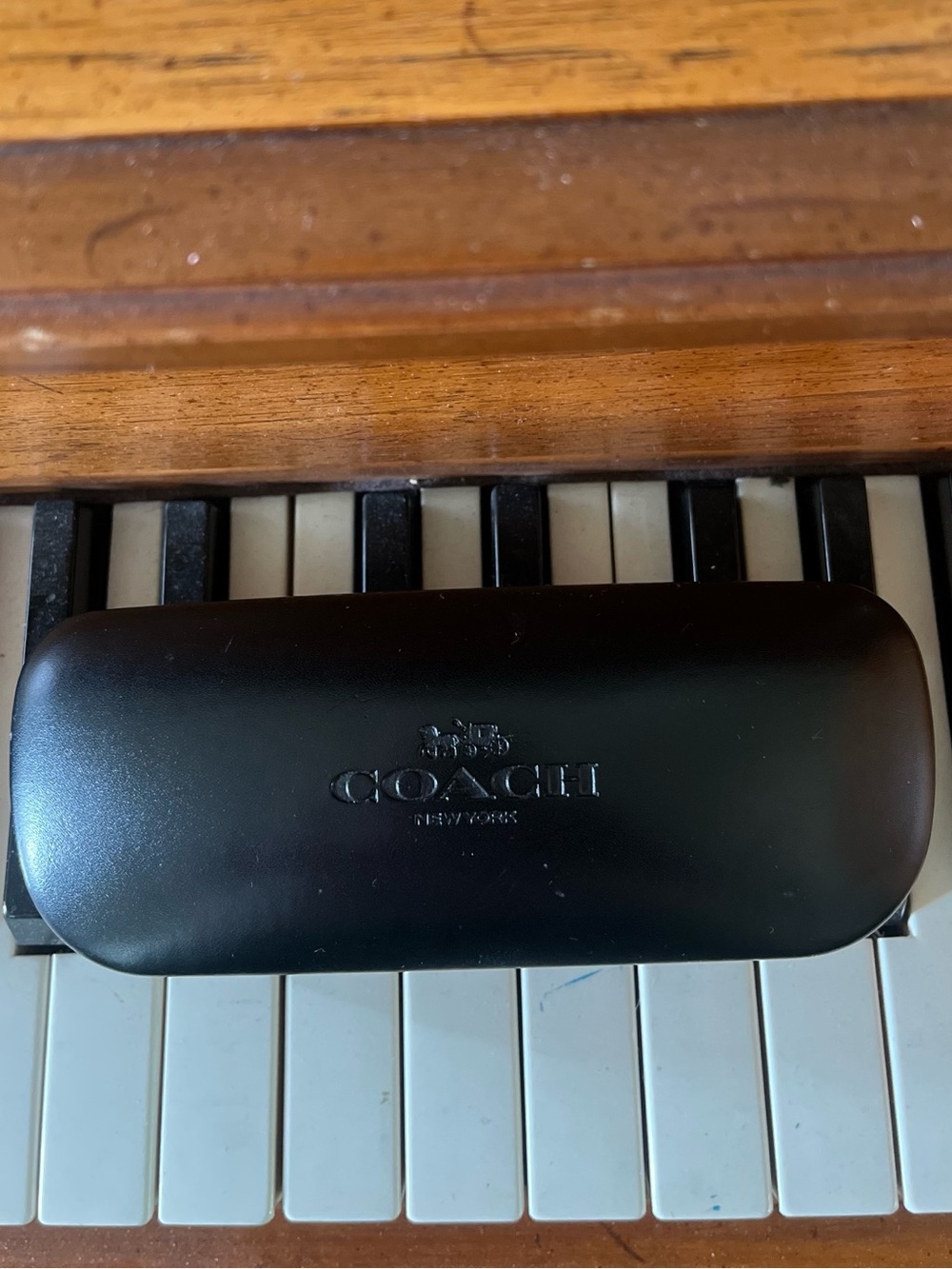 Coach Hard ClamShell Hinged Glasses / Sunglasses Case EUC
